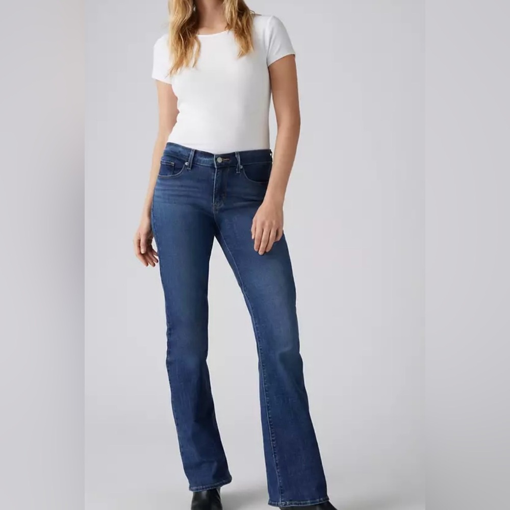 NWOT• LEVI’S CLASSIC BOOTCUT WOMEN'S JEANS• Dark/Medium Wash (W30/L34) SZ 10